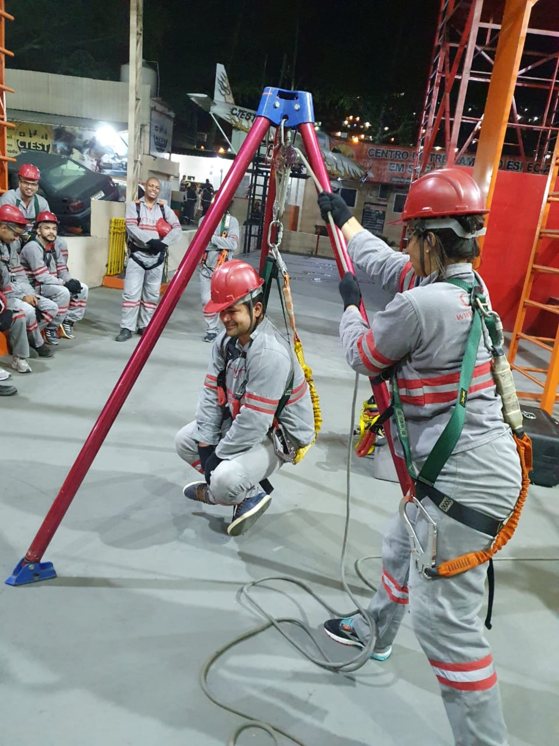 NR-33 - Trabalho em Espaço Confinado